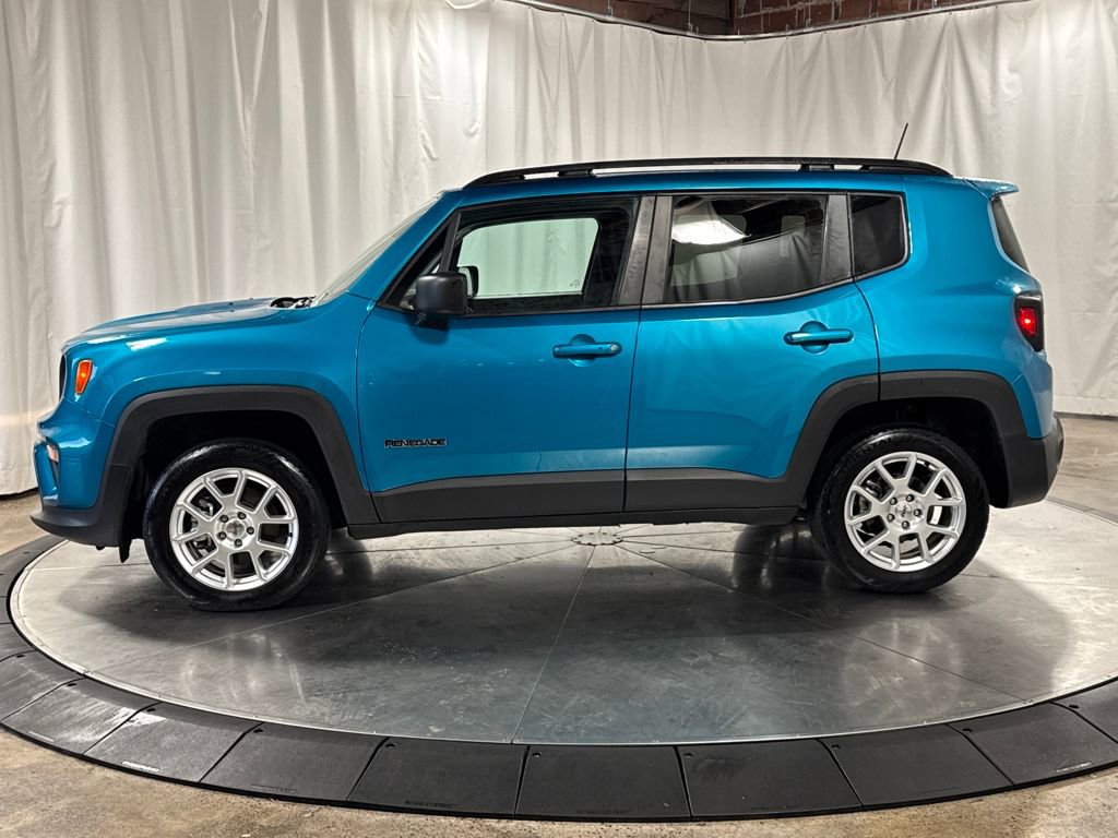 Used 2022 Jeep Renegade Latitude w/ Convenience Group AWD/4WD image 6