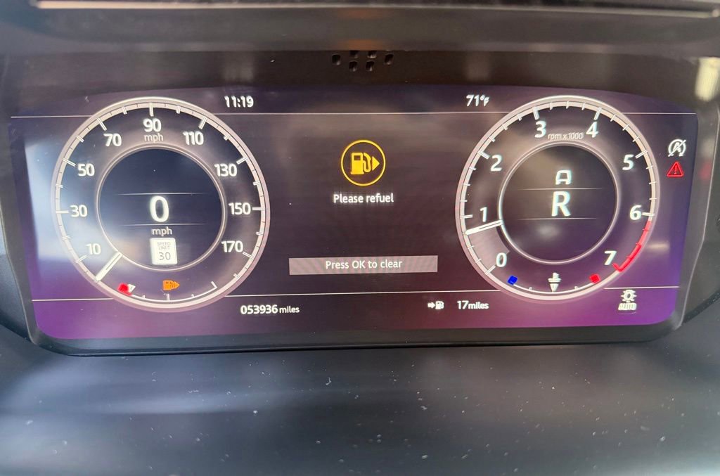 Used 2020 Land Rover Discovery Sport HSE R-Dynamic AWD/4WD image 13
