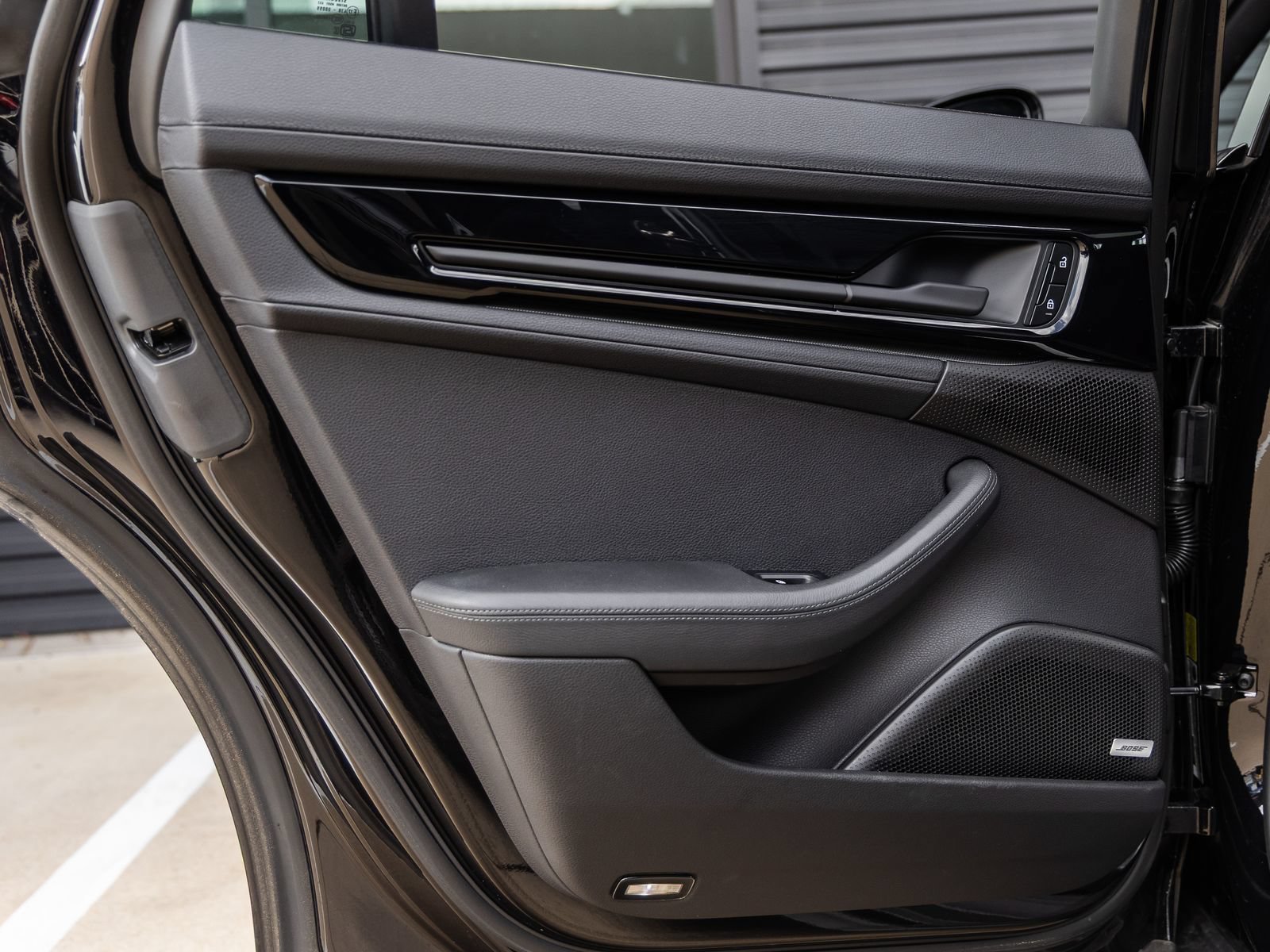 Certified 2025 Porsche Panamera image 32