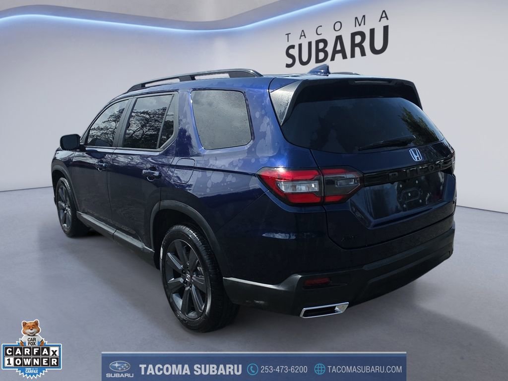 Used 2025 Honda Pilot Sport image 3