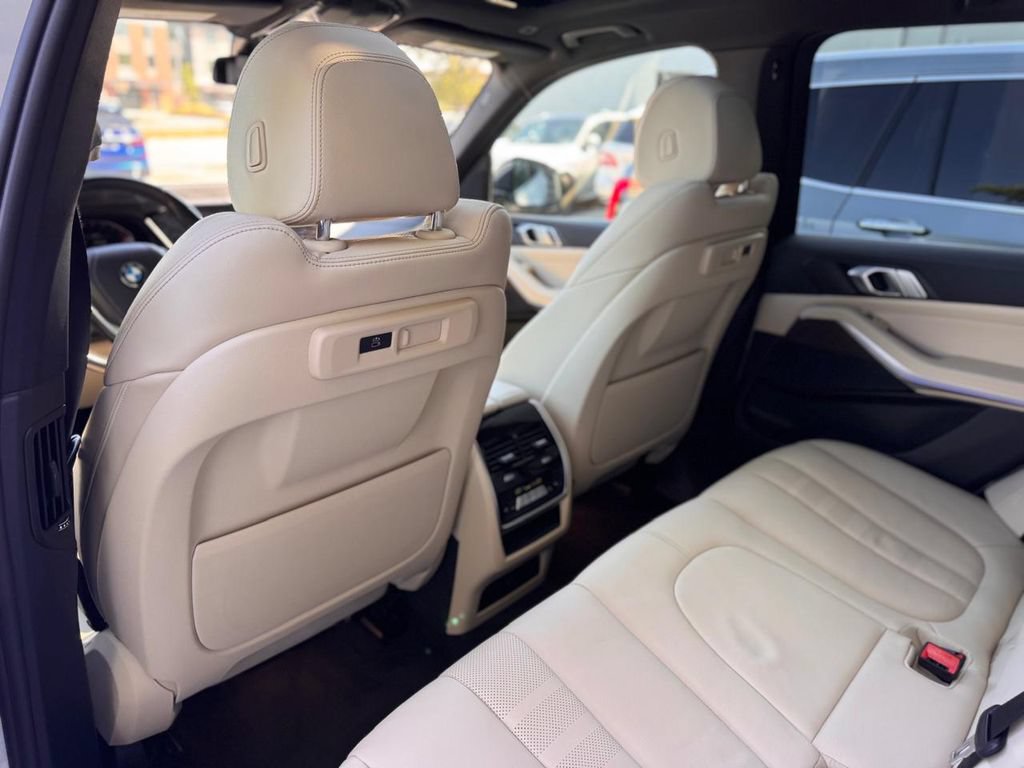 Used 2022 BMW X5 xDrive40i w/ Premium Package AWD/4WD image 22