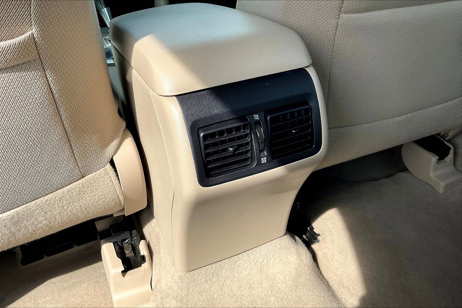 Used 2013 Toyota Camry XLE w/ Convenience Pkg image 10