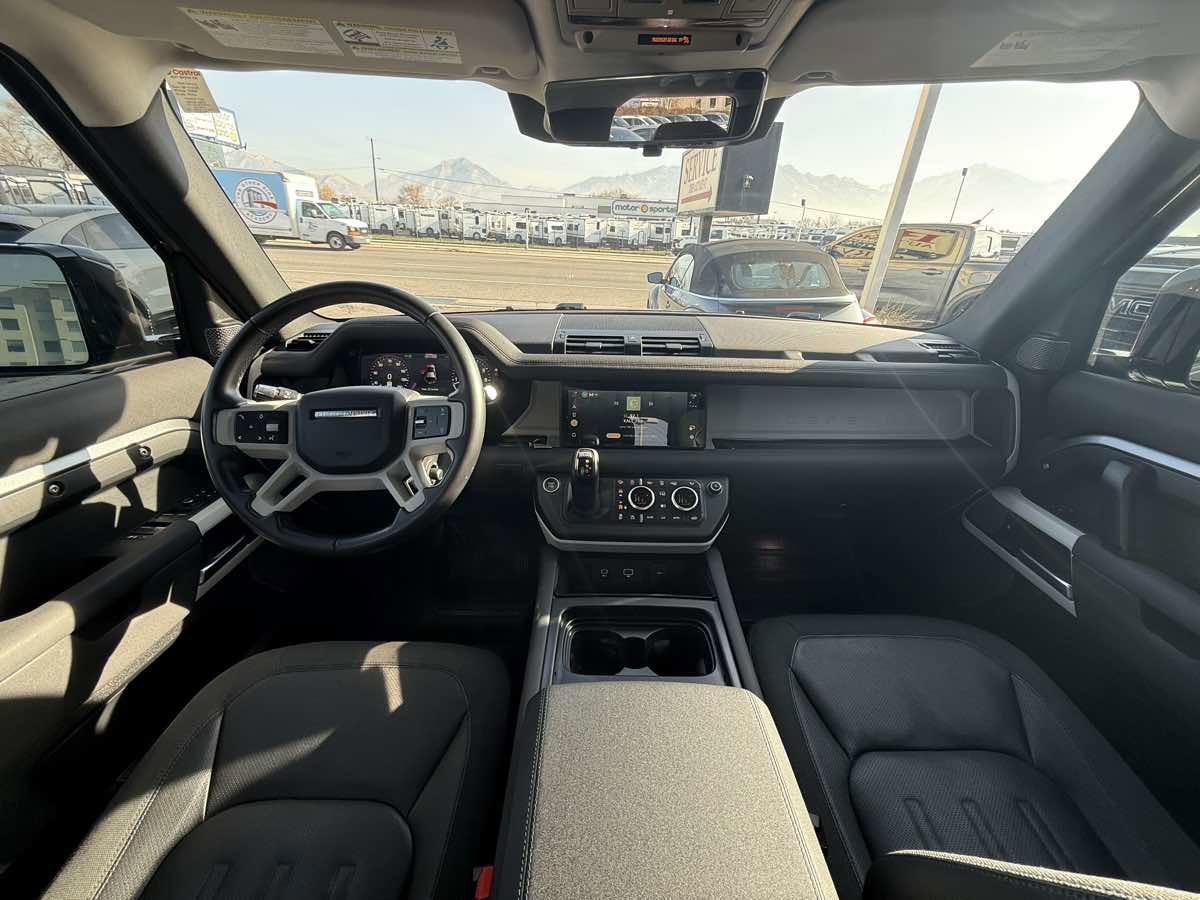 Used 2021 Land Rover Defender 110 SE image 16