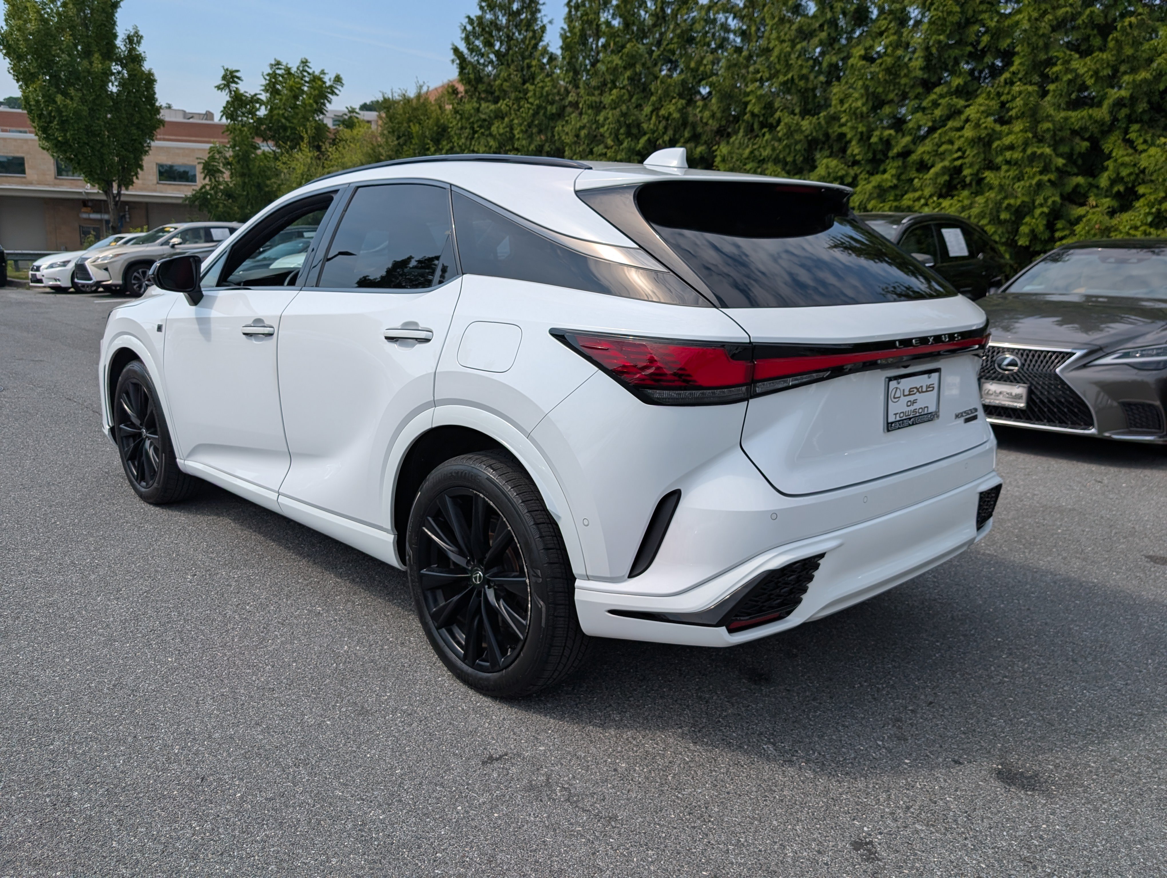 Used 2023 Lexus RX 500h F Sport w/ Cold Area Package AWD/4WD image 5
