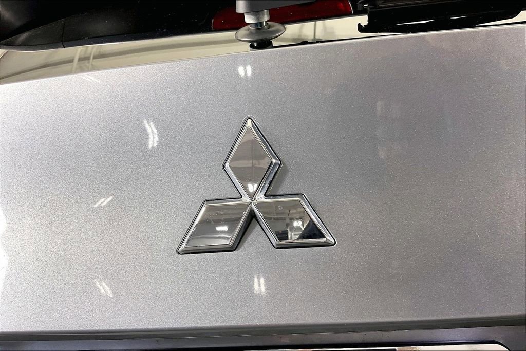 Used 2024 Mitsubishi Outlander SE FWD image 42