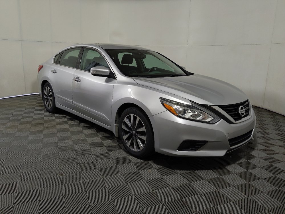 Used 2017 Nissan Altima 2.5 SV w/ Convenience Package FWD image 13