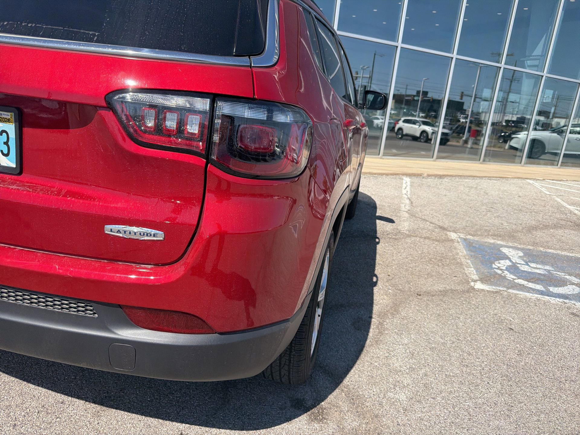 Used 2025 Jeep Compass Latitude image 6