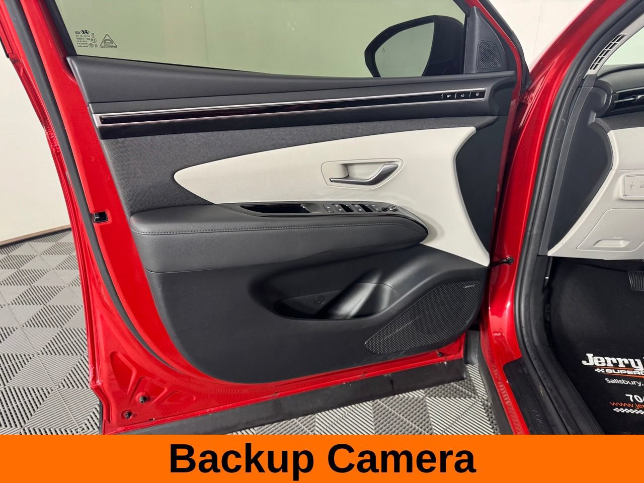 Used 2023 Hyundai Tucson Limited FWD image 12