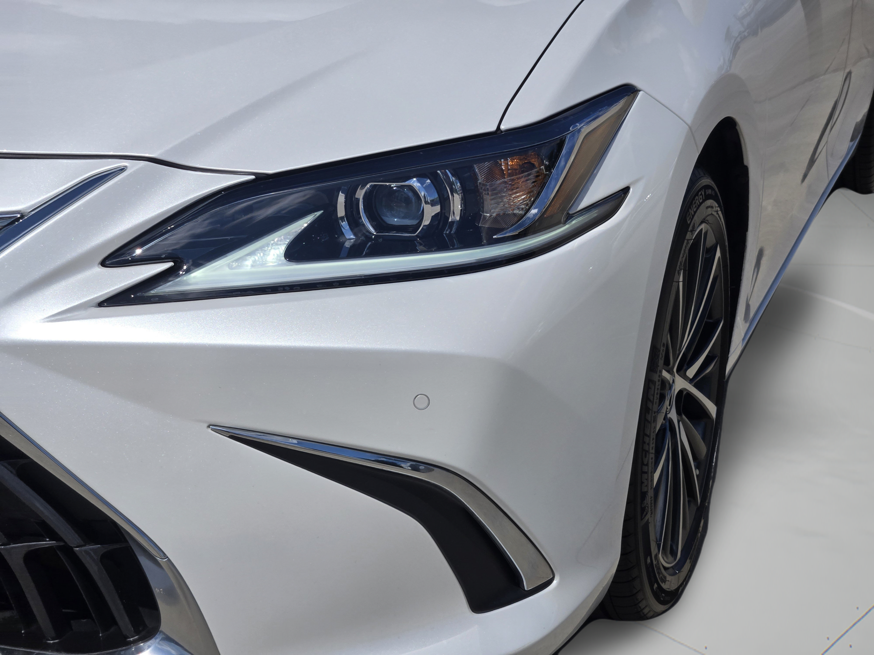 Certified 2025 Lexus ES 350 w/ Premium Package FWD image 34
