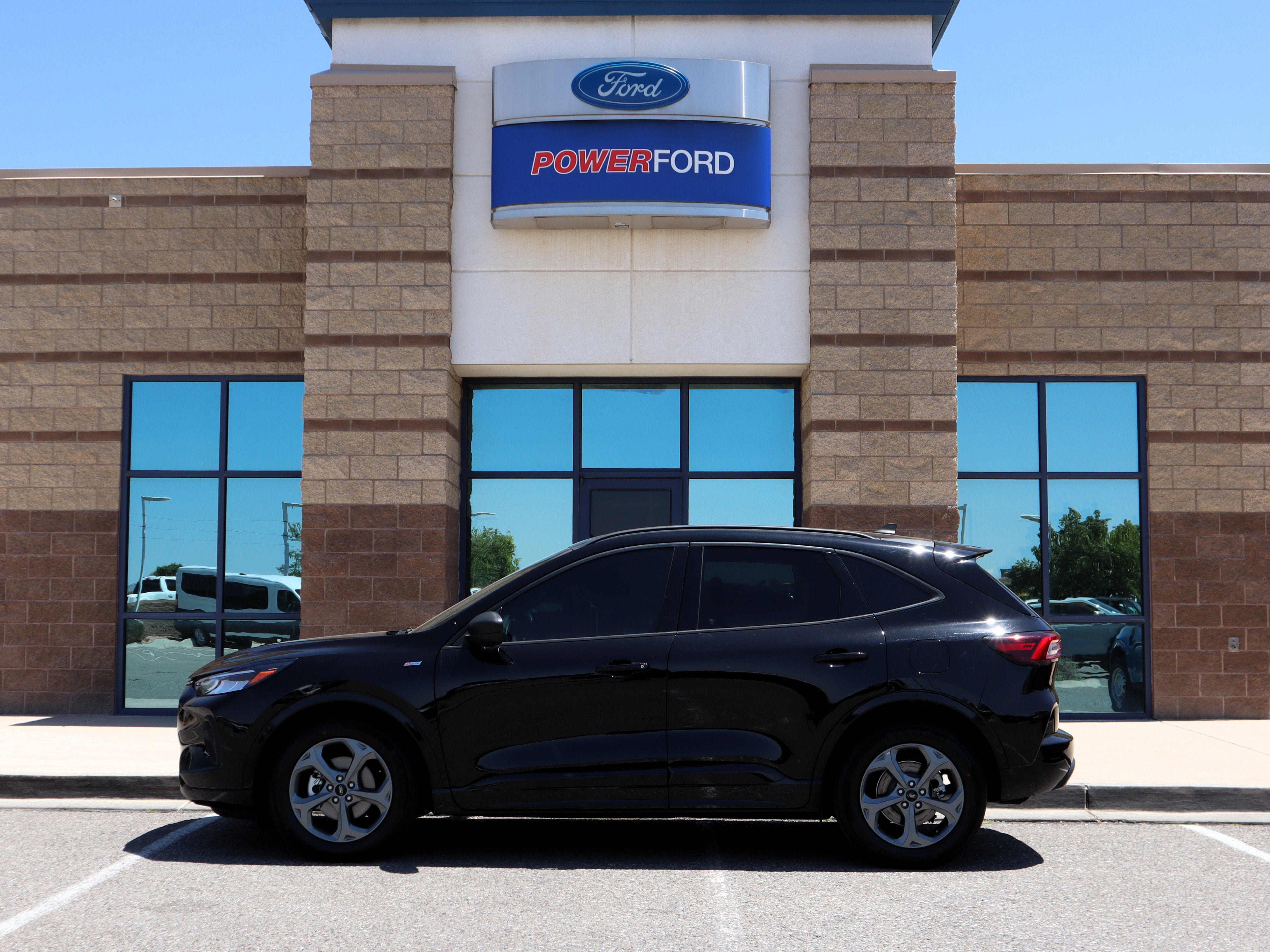 Certified 2023 Ford Escape ST-Line w/ Equipment Group 301A FWD image 9