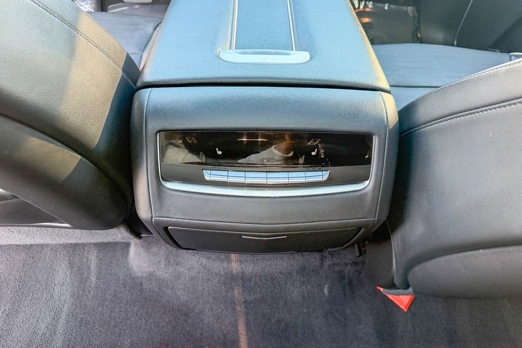 Used 2023 Cadillac Escalade Premium Luxury image 28