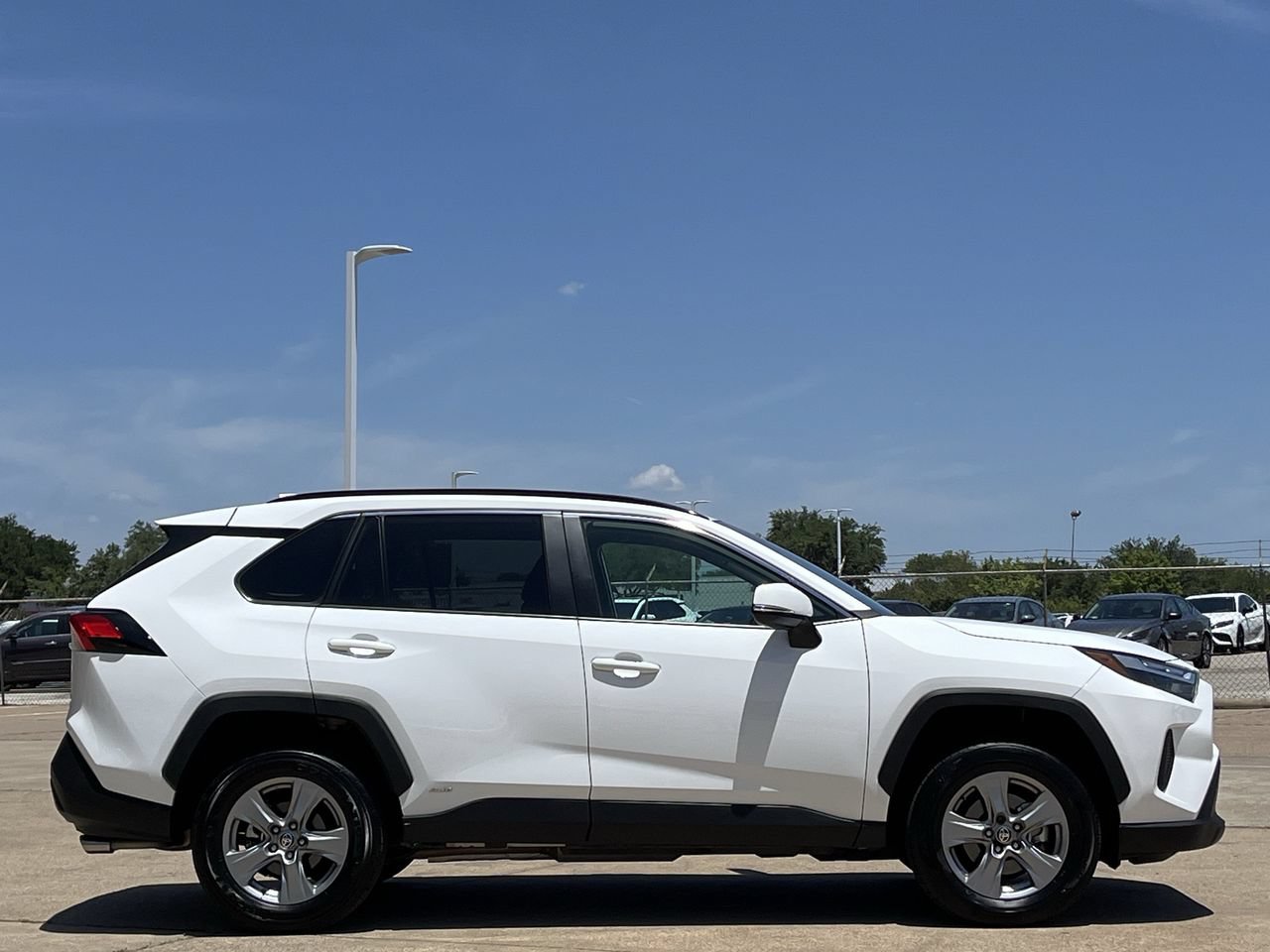 Used 2025 Toyota RAV4 XLE AWD/4WD image 3