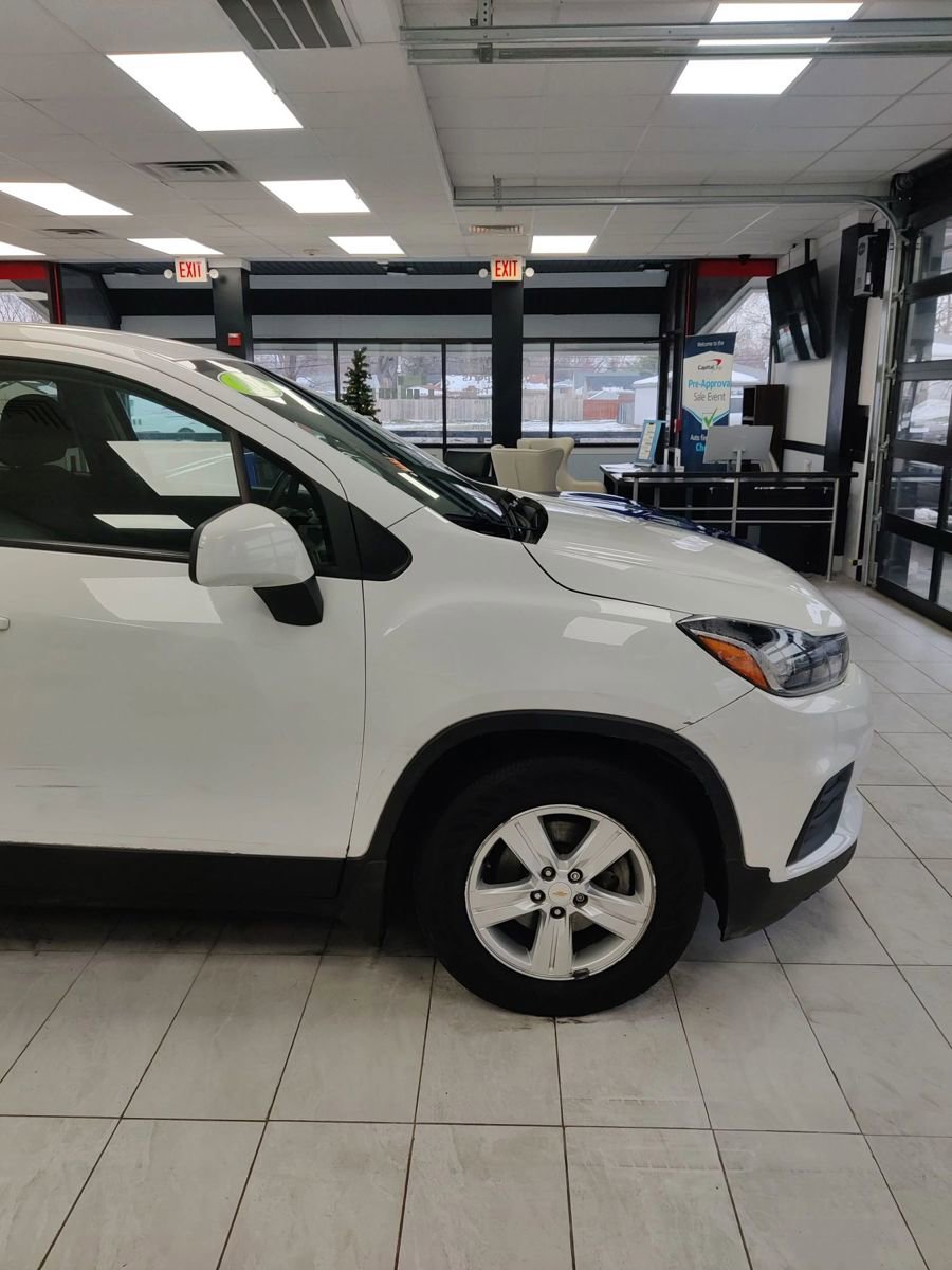 Used 2020 Chevrolet Trax LS w/ Tint and Cruise Package image 8