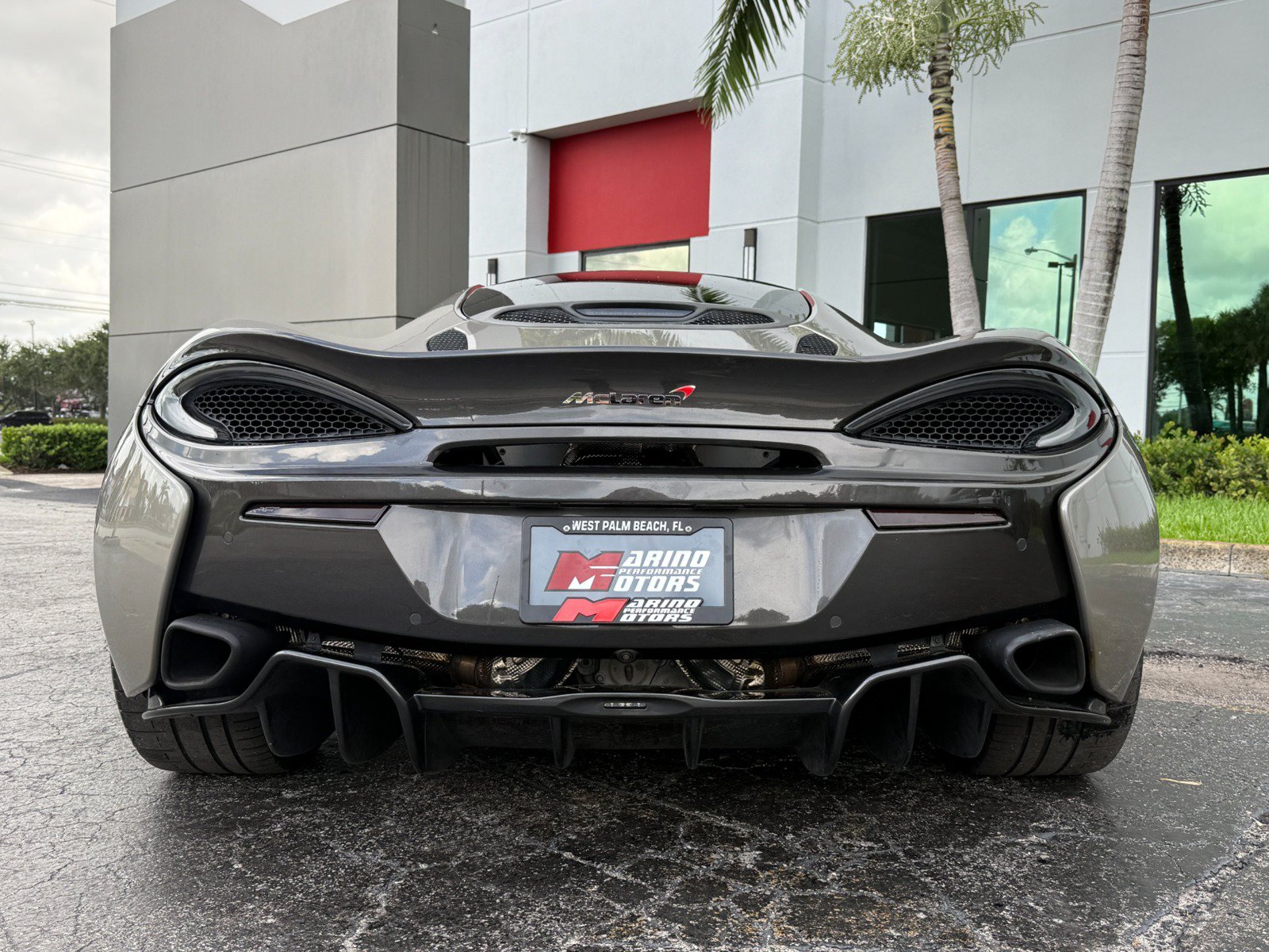 Used 2017 McLaren 570S RWD image 18