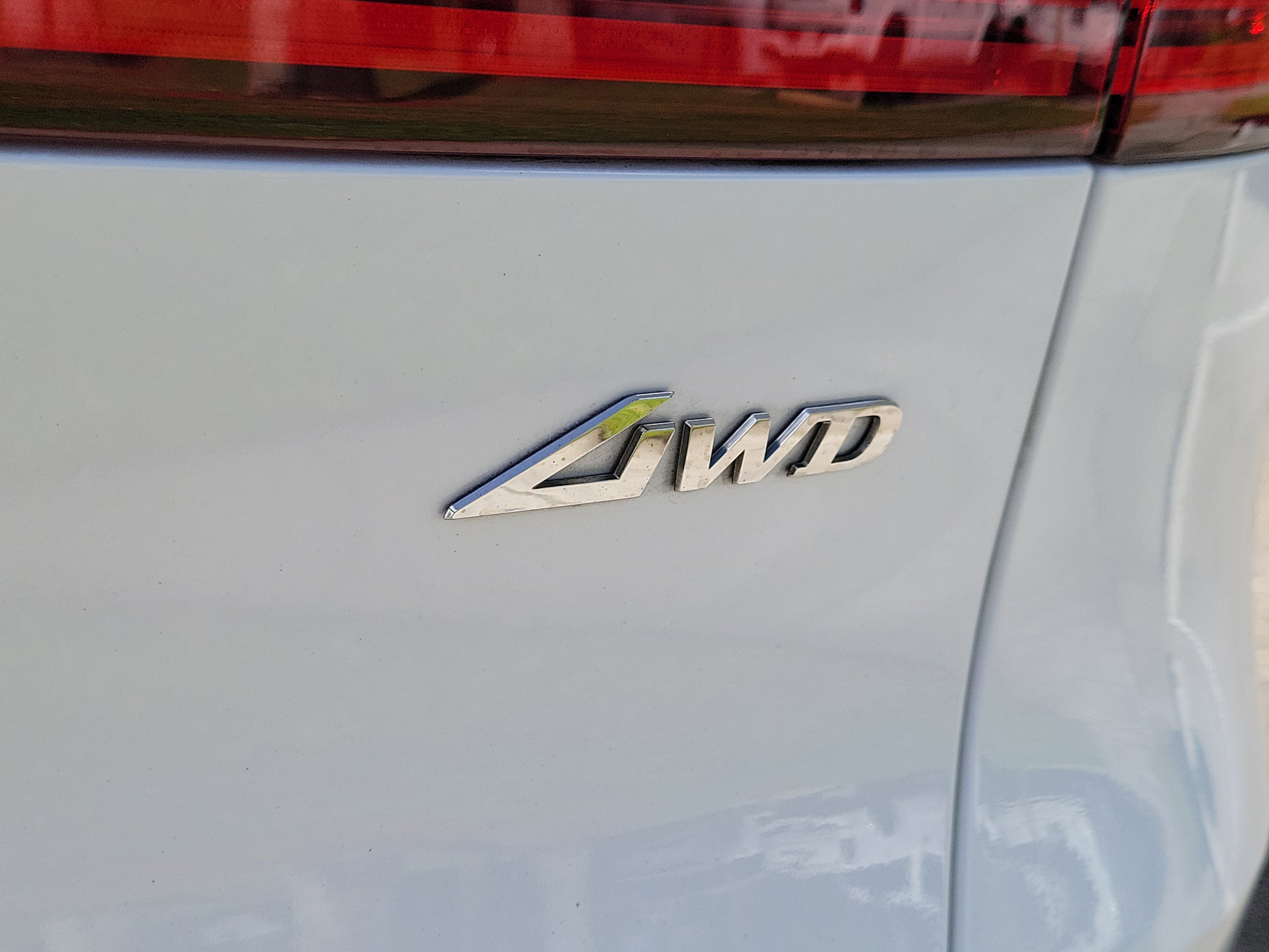 Used 2023 Genesis GV70 2.5T w/ Advanced Package image 6