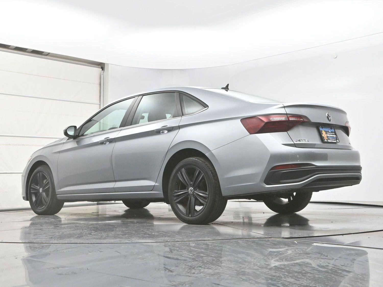 Used 2023 Volkswagen Jetta SE FWD image 30