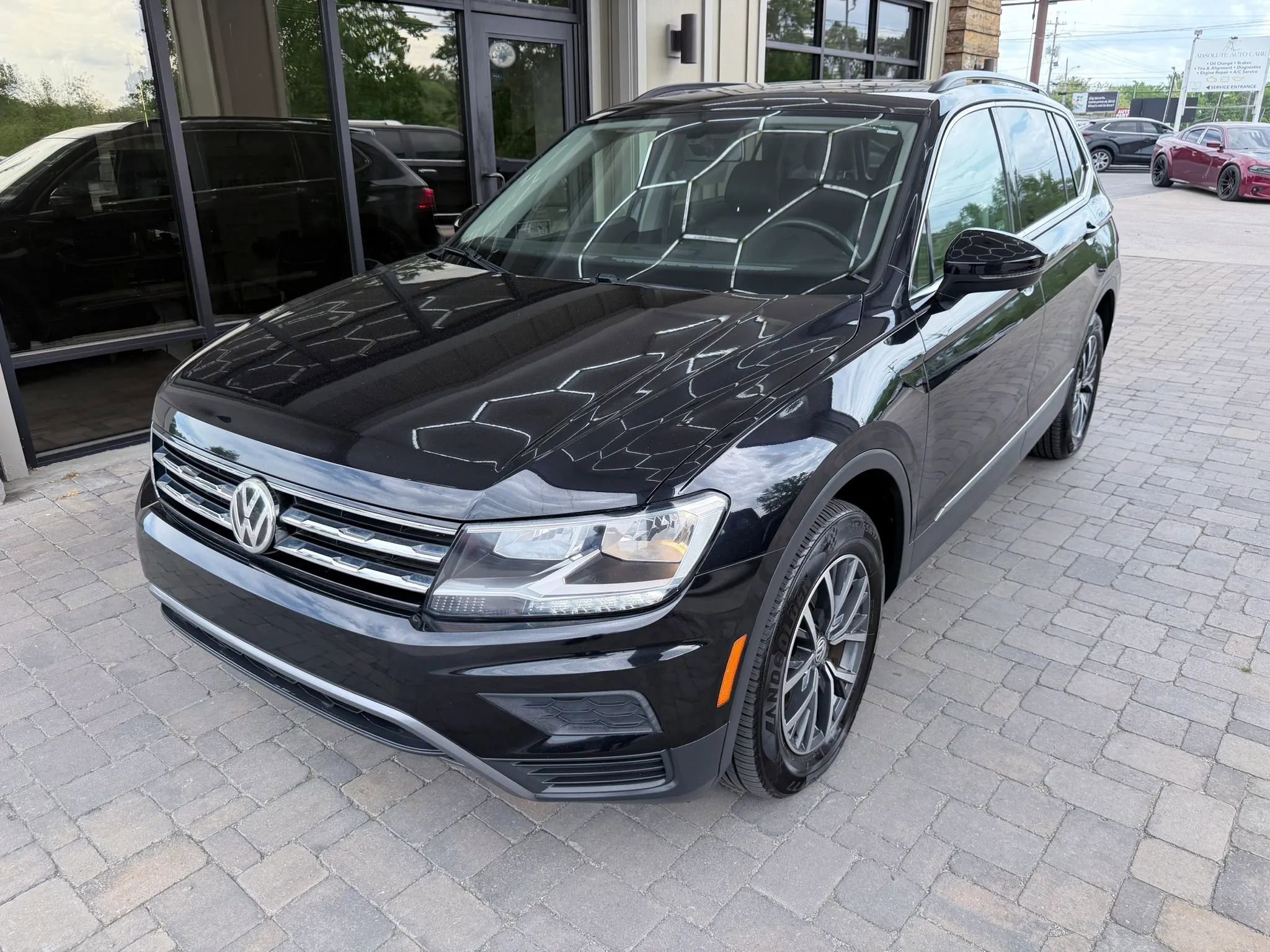 Used 2020 Volkswagen Tiguan SE w/ Panoramic Sunroof Package FWD image 51
