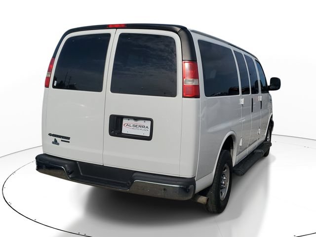 Used 2015 Chevrolet Express 2500 LT w/ LT Preferred Equipment Group RWD image 4