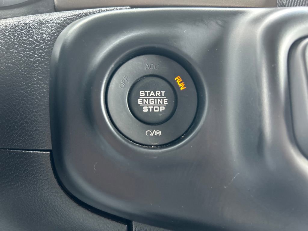 Used 2018 Jeep Wrangler Unlimited Sport S image 31