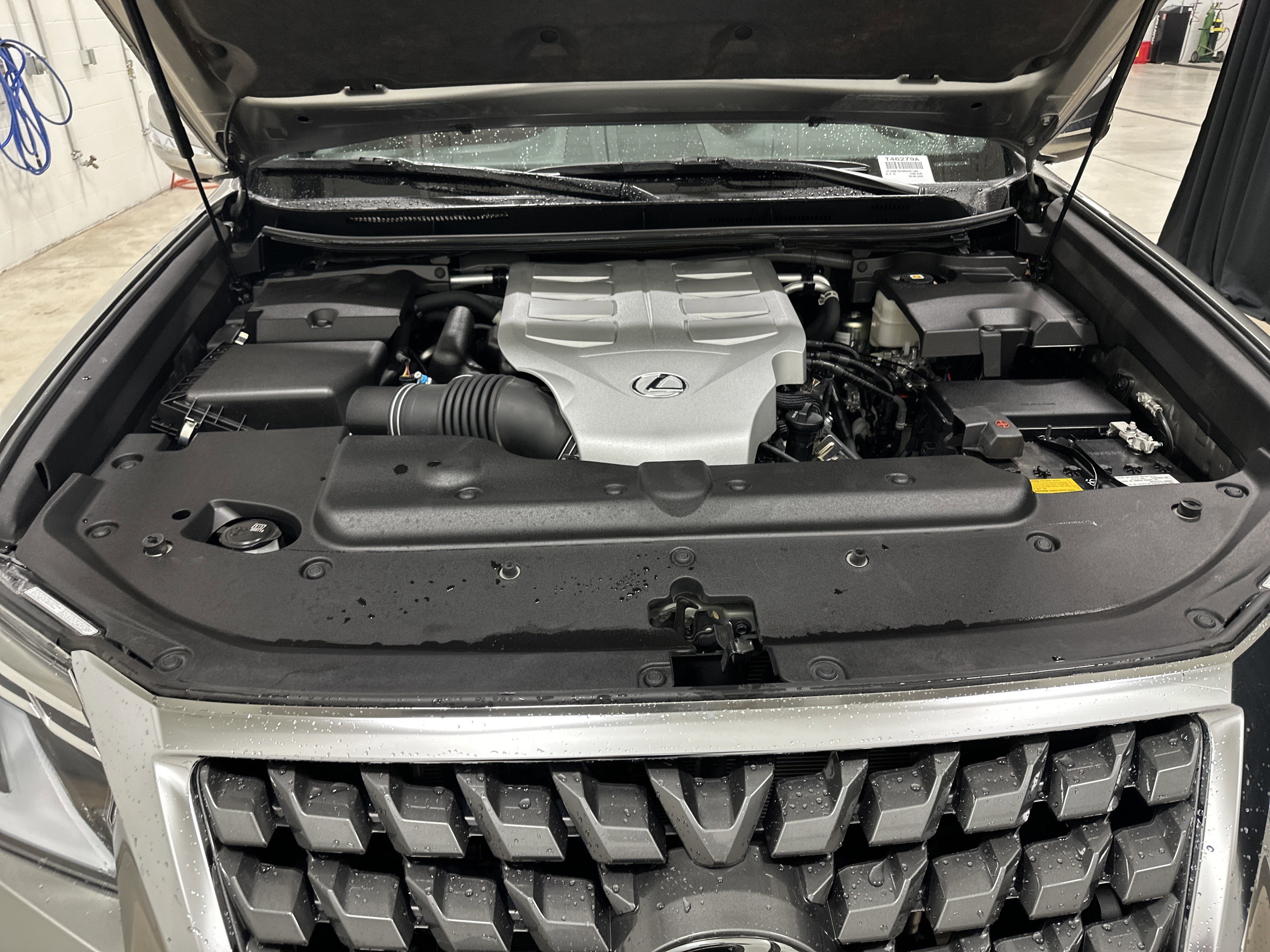Certified 2022 Lexus GX 460 Luxury w/ Sport Design Package AWD/4WD image 35