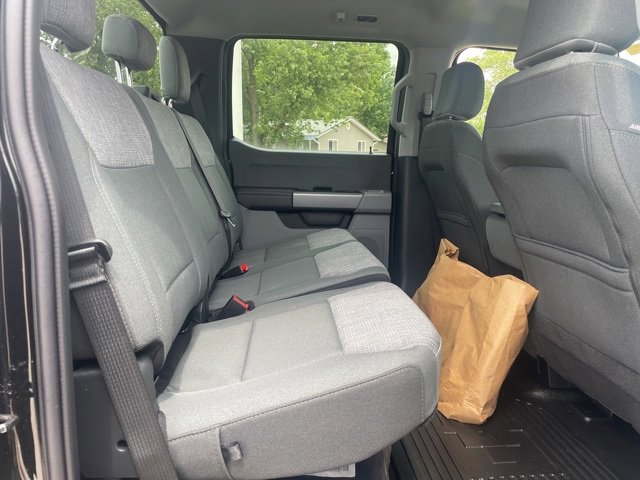 New 2025 Ford F550 4x4 Crew Cab Super Duty w/ XLT Value Package image 18