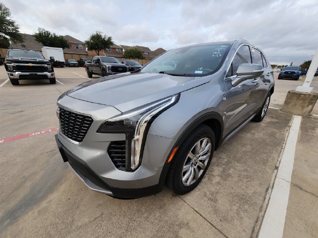 Used 2023 Cadillac XT4 Premium Luxury FWD image 3
