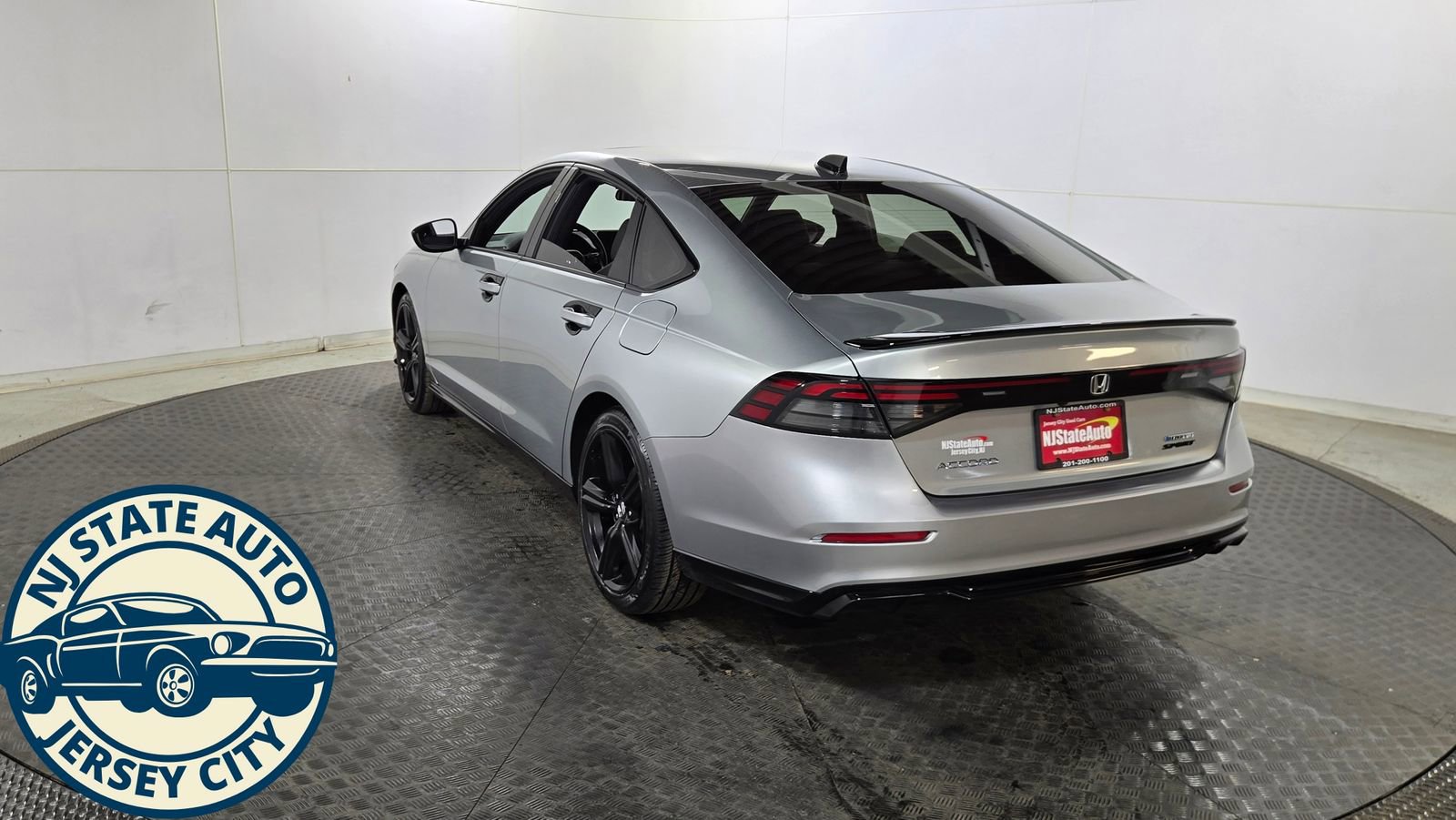 Used 2024 Honda Accord Sport image 7