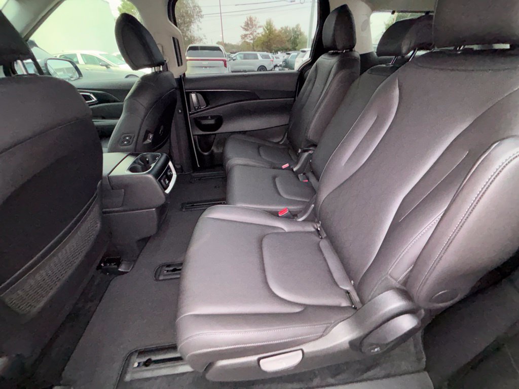 Certified 2026 Kia Carnival SX FWD image 19