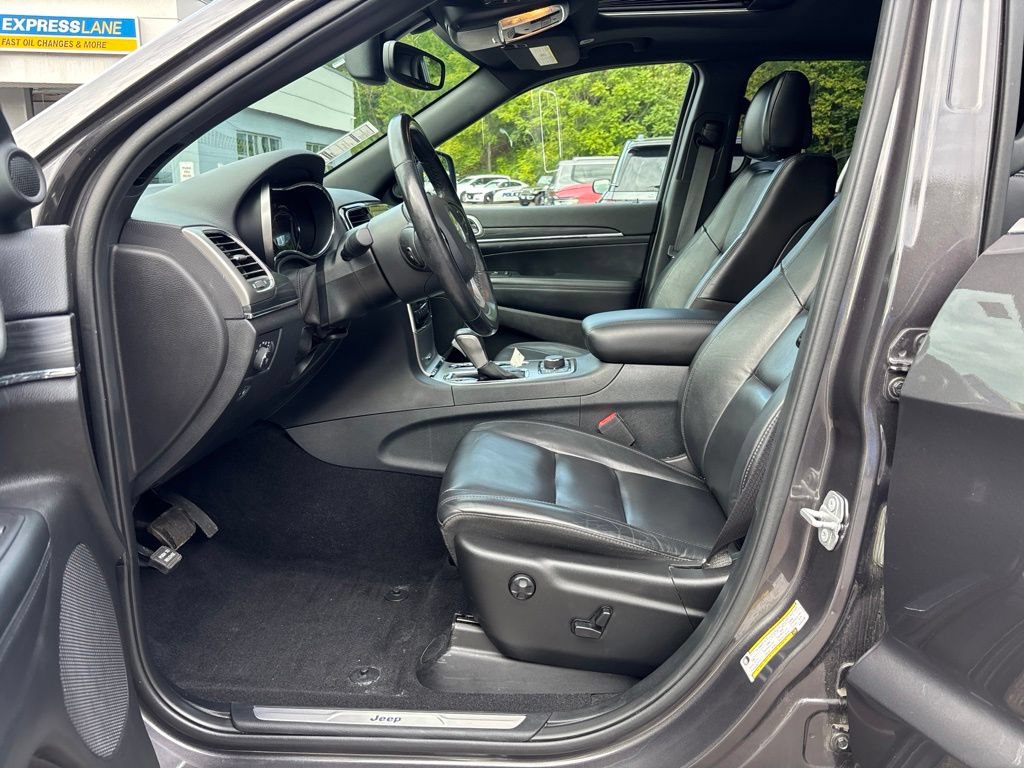 Used 2019 Jeep Grand Cherokee Limited w/ Trailer Tow Group IV AWD/4WD image 16