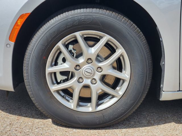 New 2026 Chrysler Pacifica Select FWD image 7