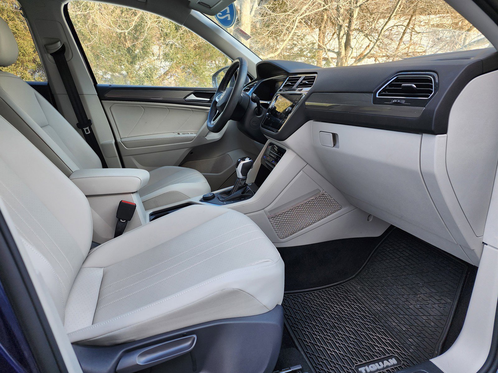 Used 2022 Volkswagen Tiguan SE image 4