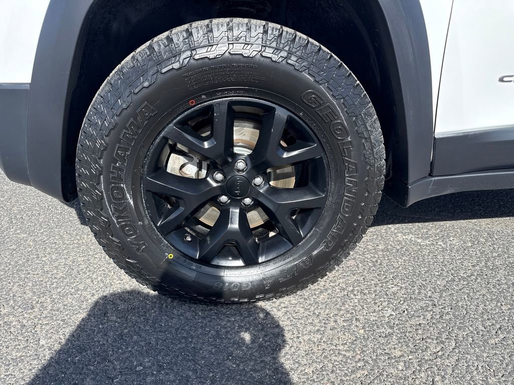 Used 2016 Jeep Cherokee Trailhawk w/ Comfort/Convenience Group image 26