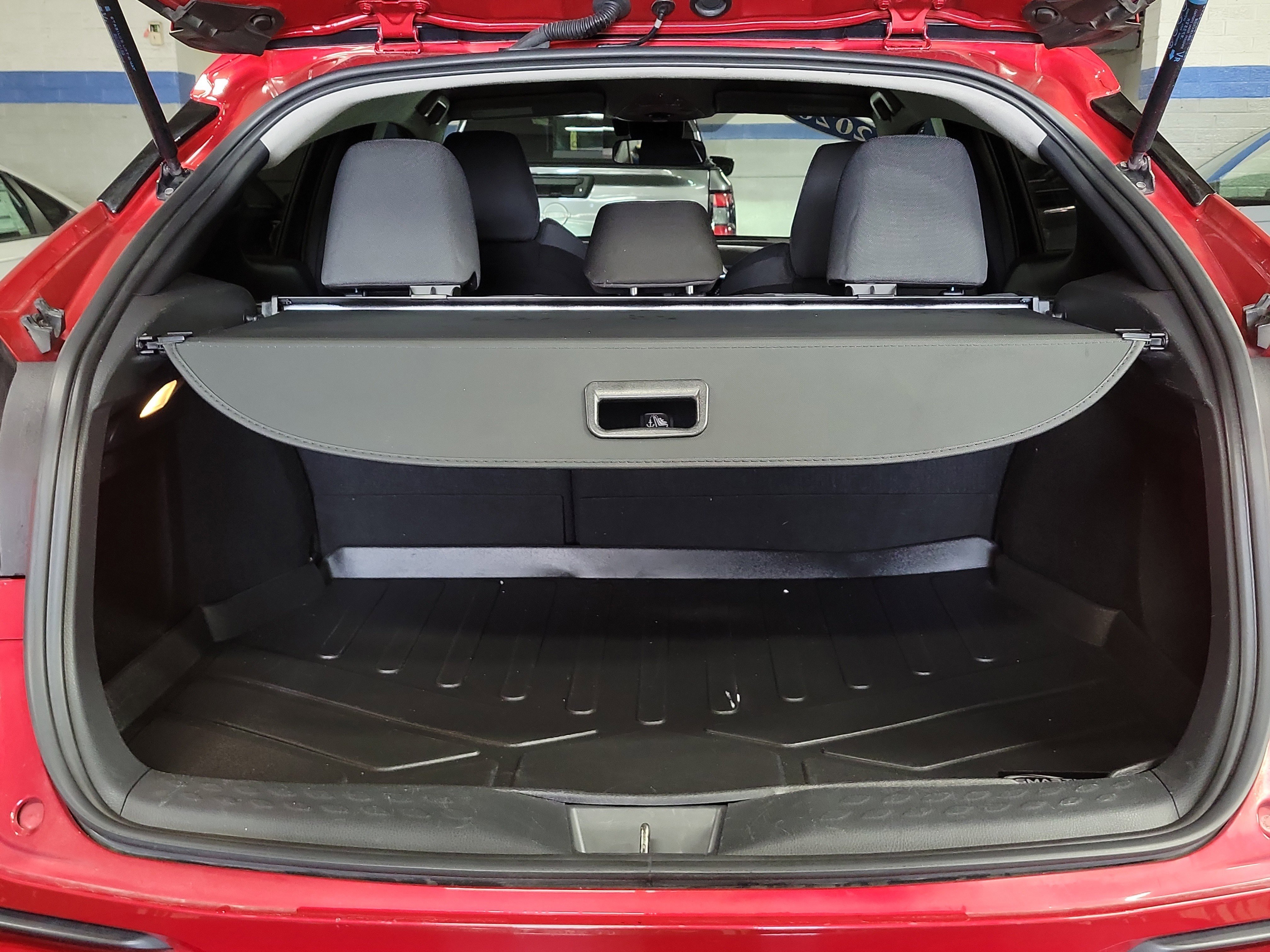 Used 2020 Toyota C-HR LE FWD image 9