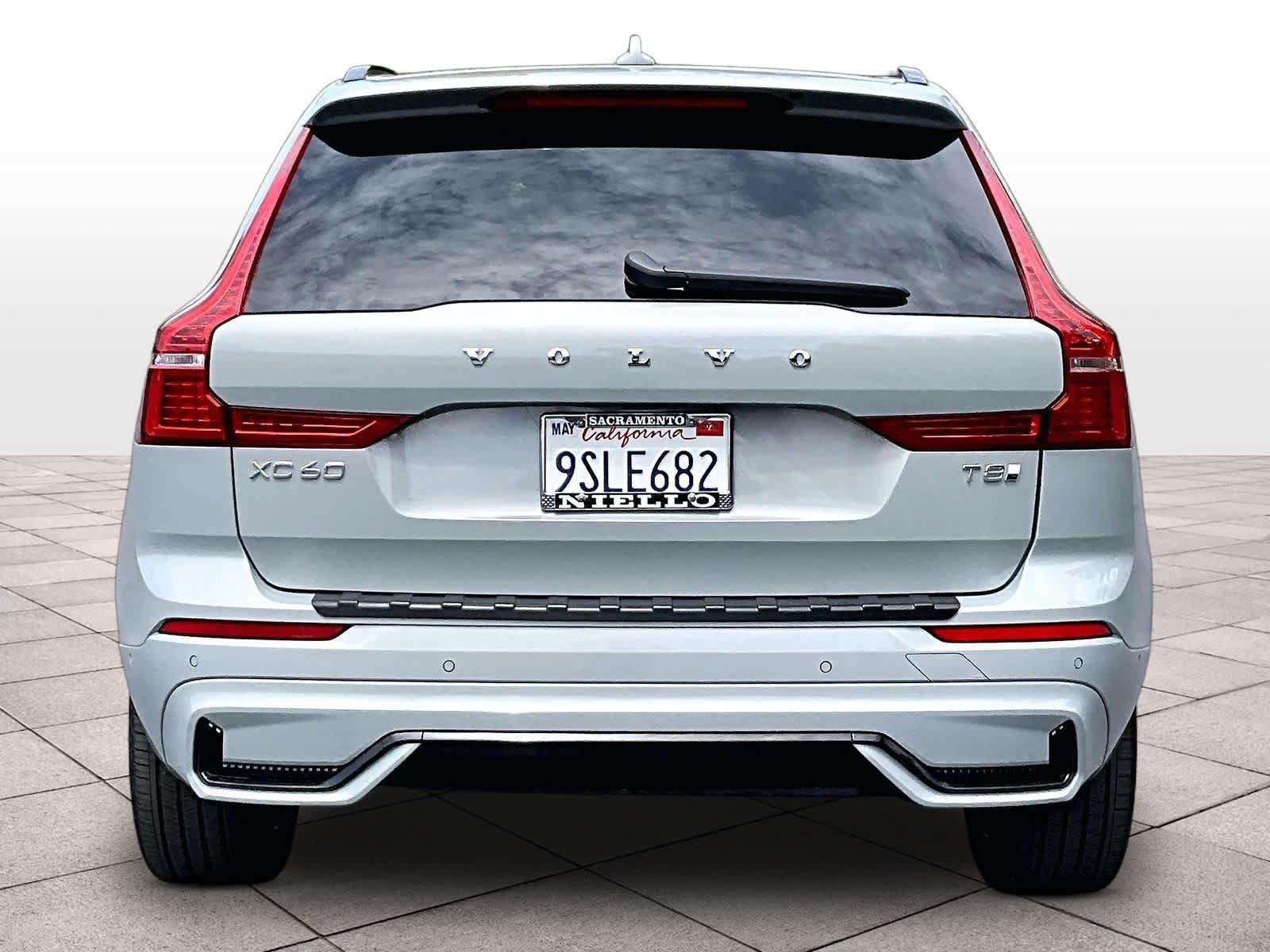 Used 2025 Volvo XC60 T8 Plus AWD/4WD image 7