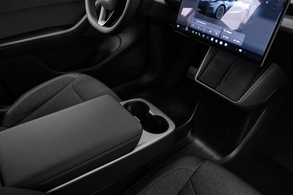Used 2026 Tesla Model Y 2WD image 23