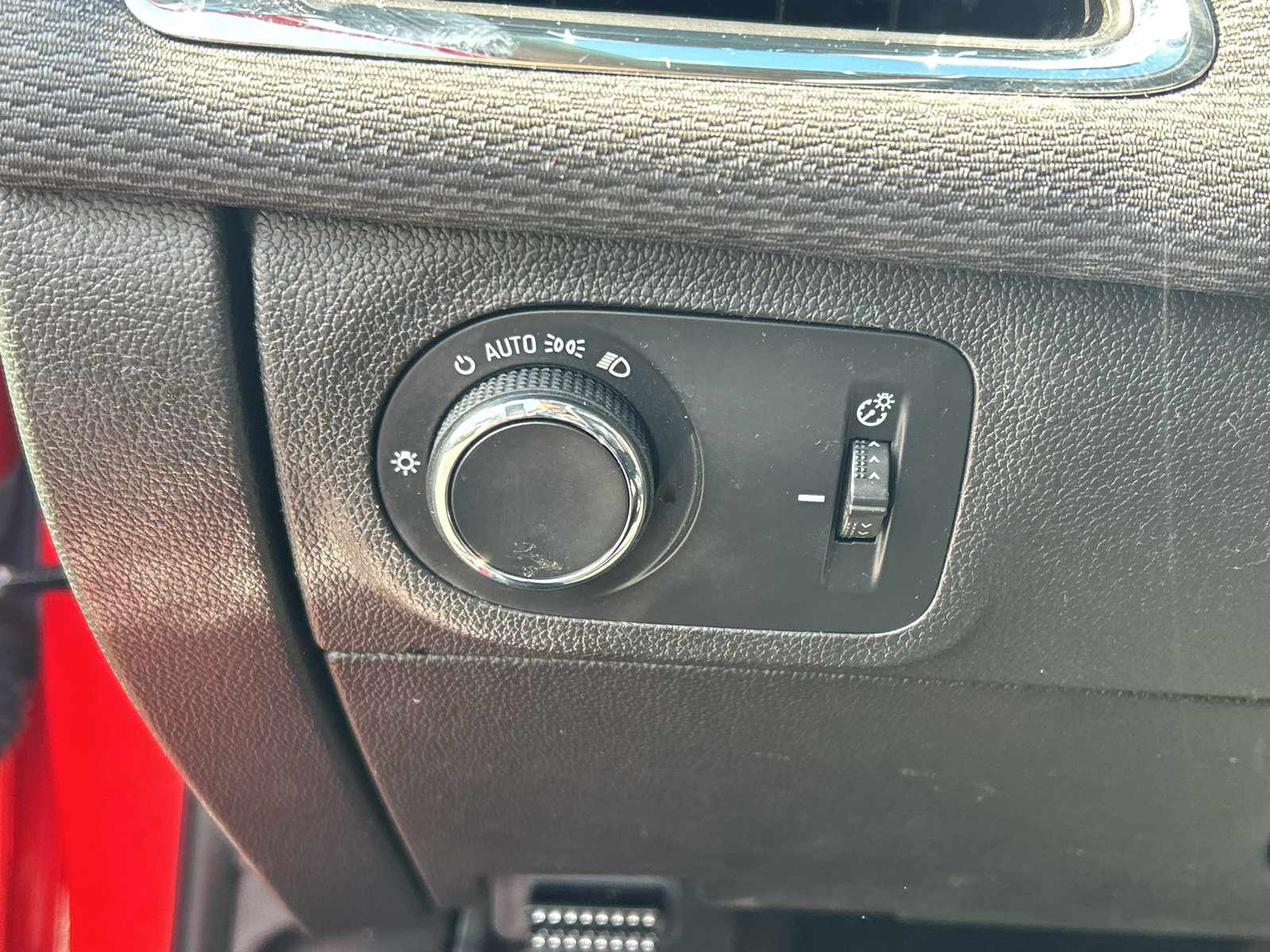 Used 2019 Chevrolet Cruze LS w/ LS Convenience Package FWD image 13
