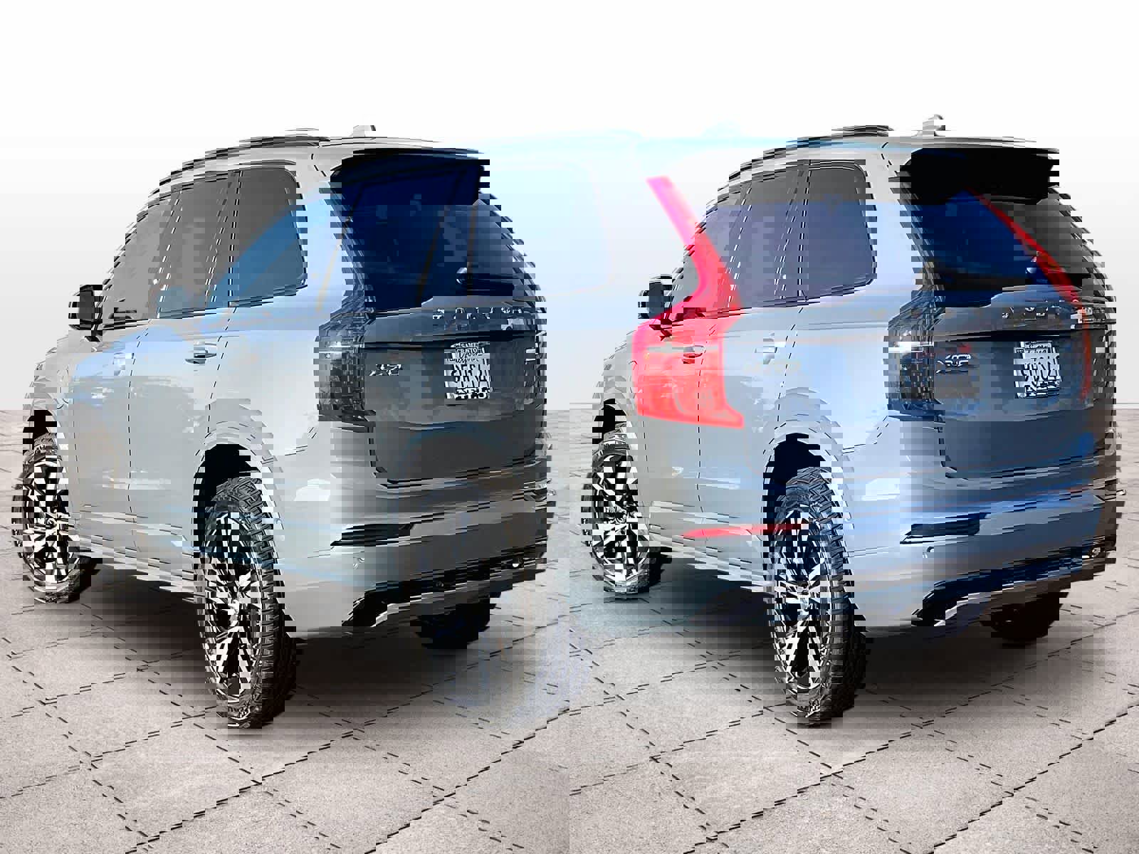 Used 2023 Volvo XC90 T8 Plus image 15