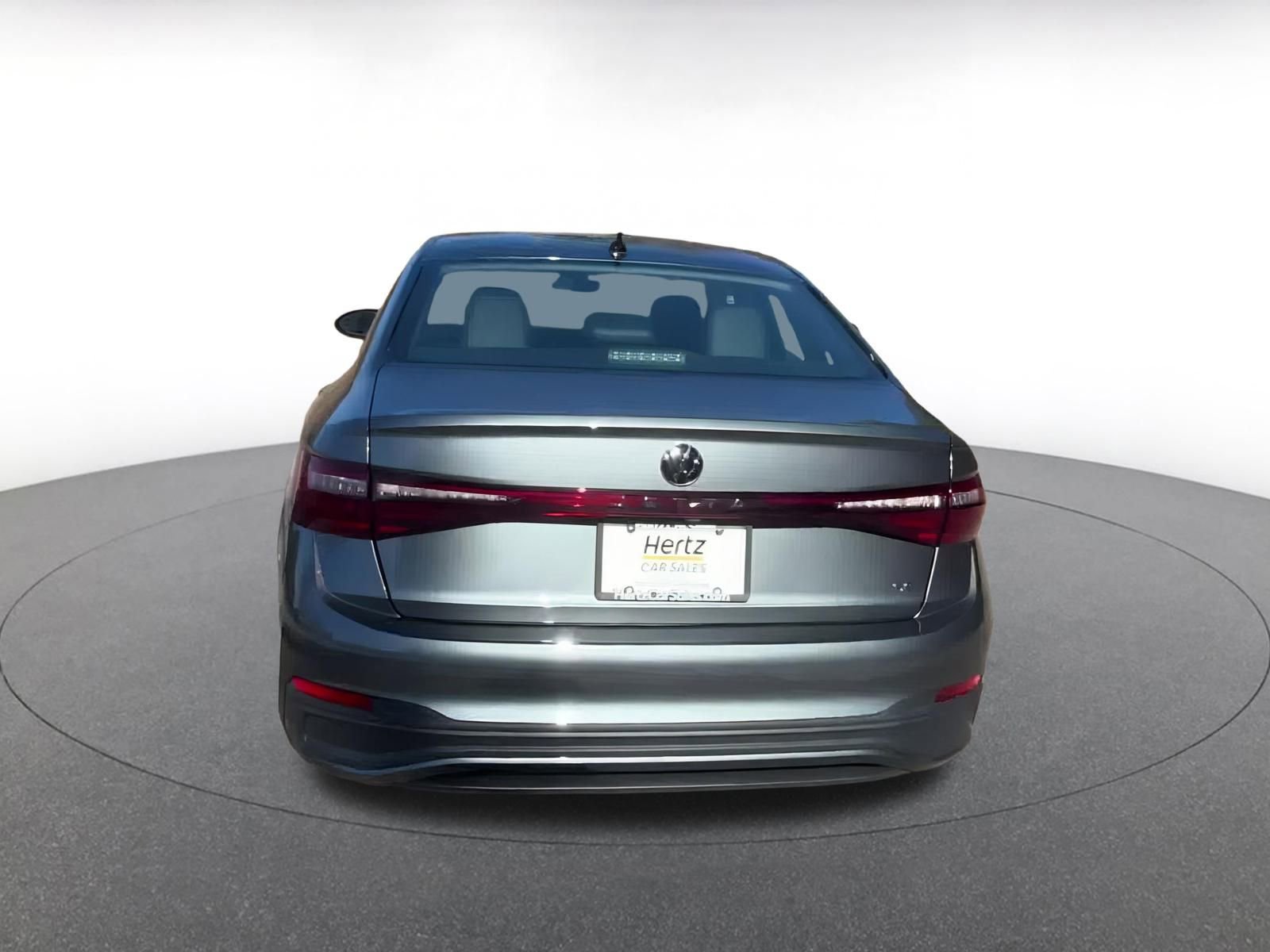 Used 2025 Volkswagen Jetta SE image 12