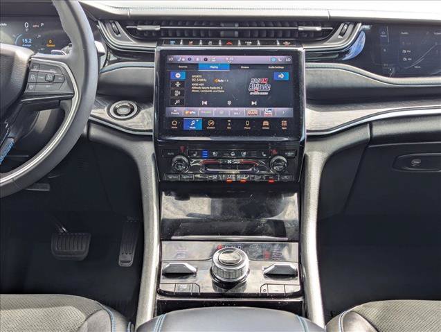 Used 2022 Jeep Grand Cherokee Trailhawk w/ Advanced Protech Group II AWD/4WD image 16