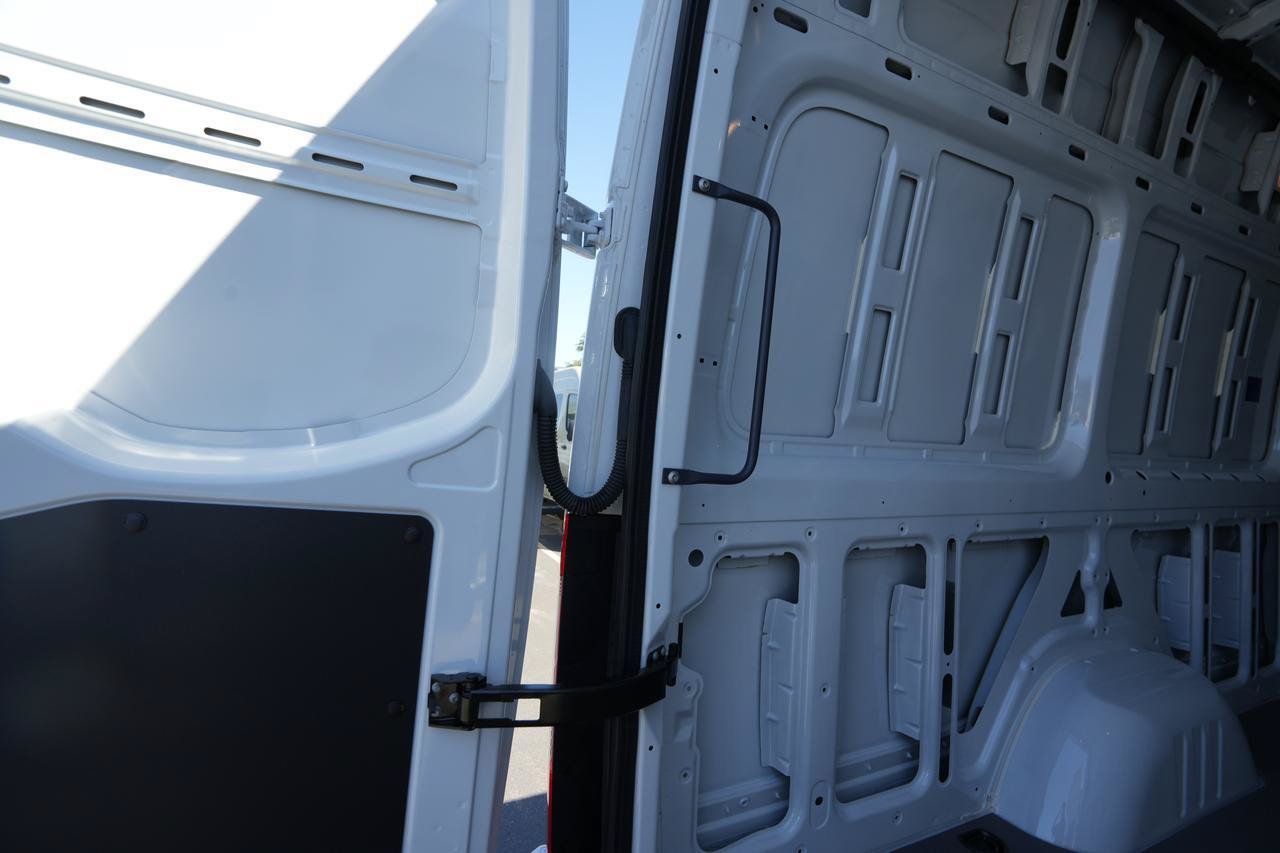 New 2025 Mercedes-Benz eSprinter 170 Cargo image 10