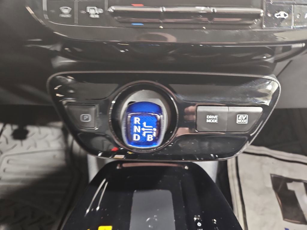 Used 2022 Toyota Prius FWD image 23