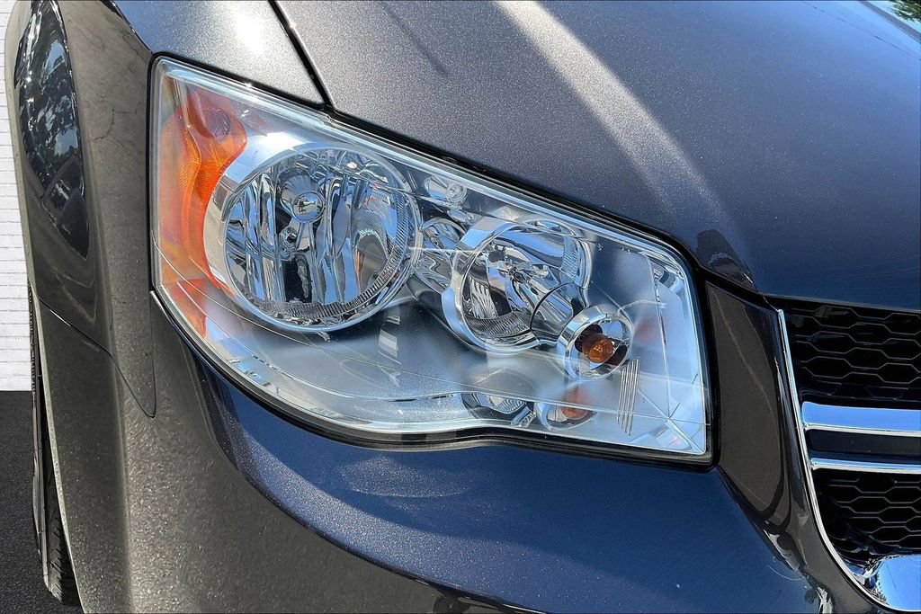 Used 2019 Dodge Grand Caravan SE FWD image 29