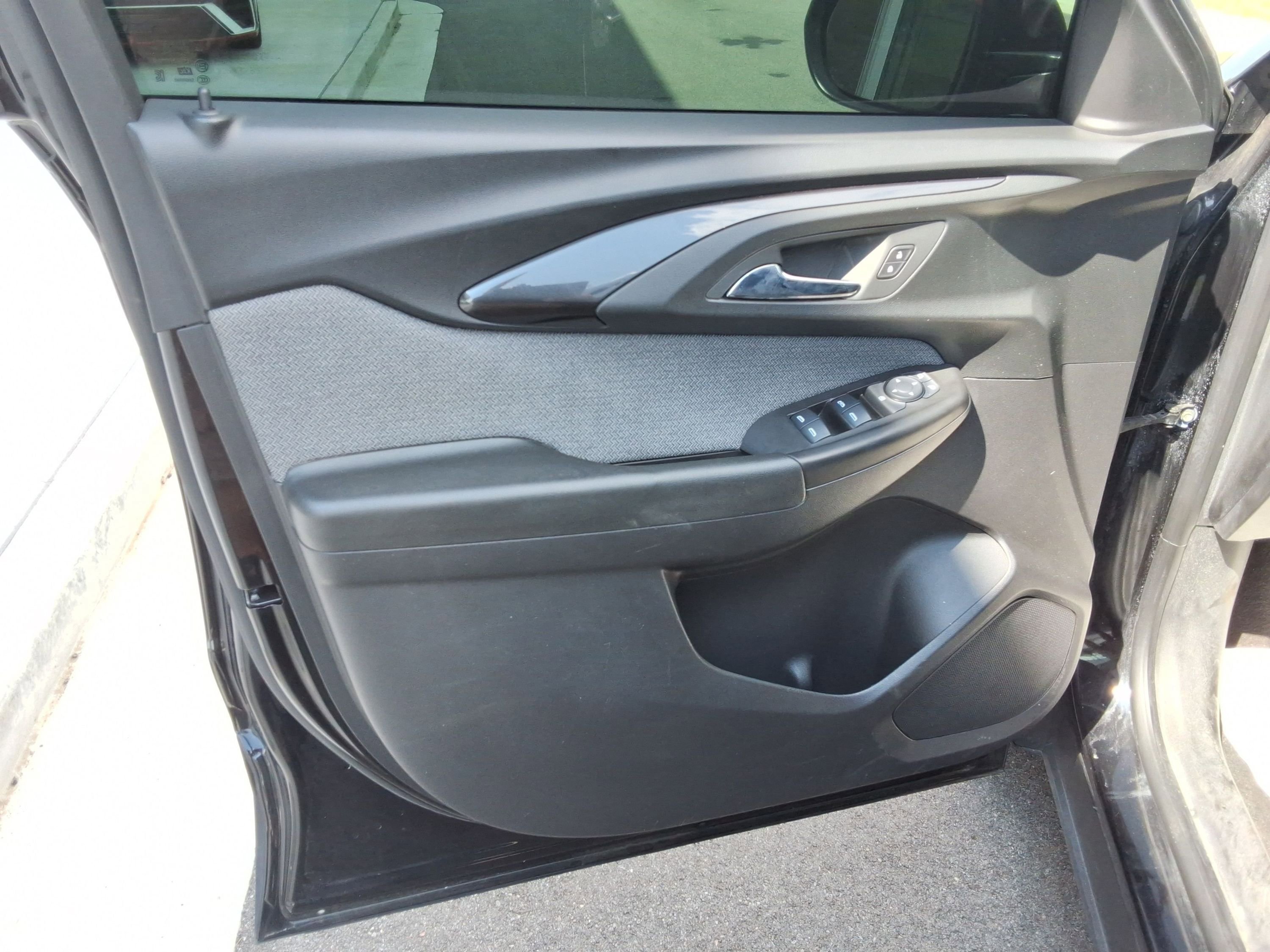 Used 2023 Chevrolet TrailBlazer LT image 22