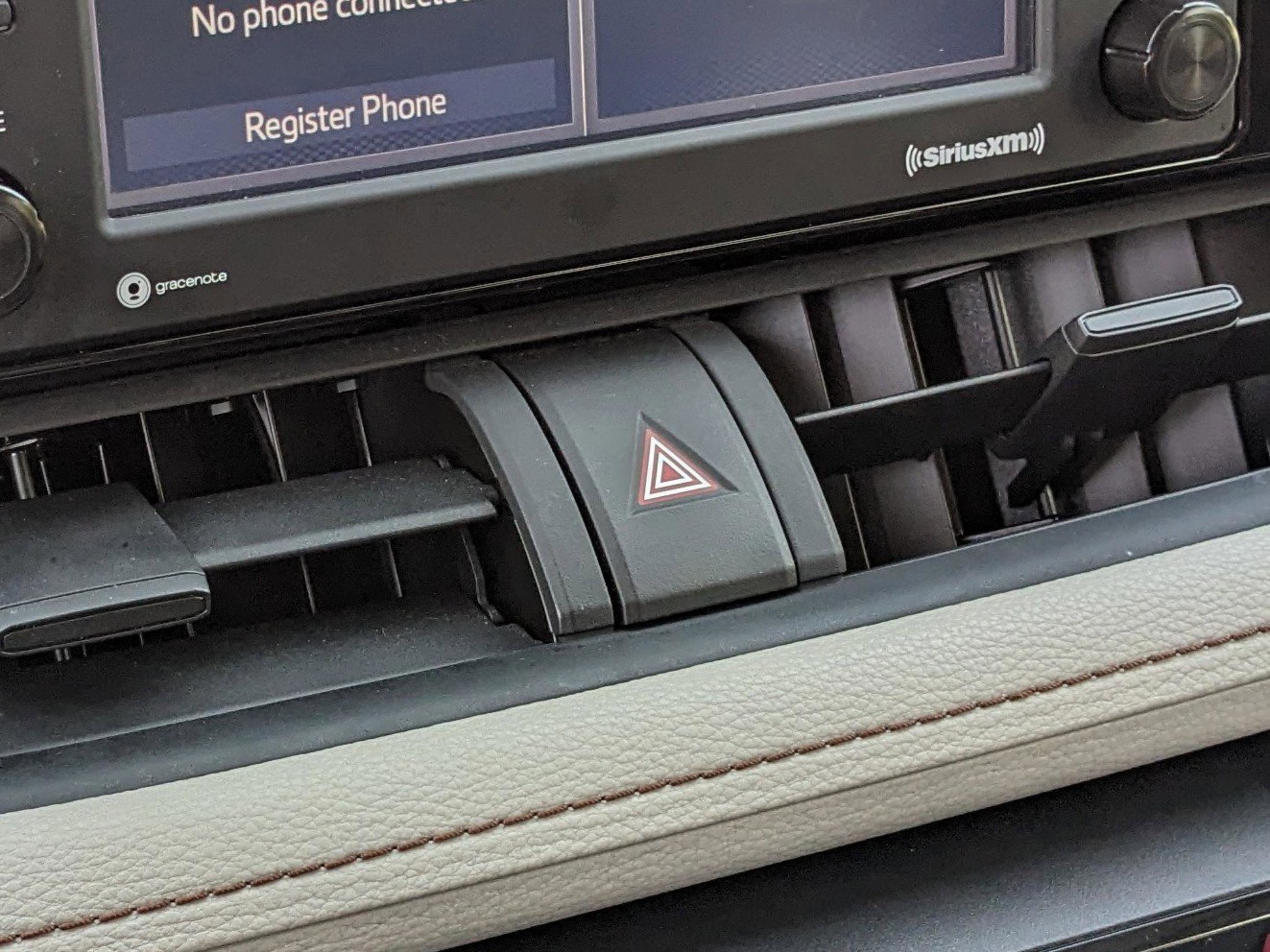 Used 2022 Toyota RAV4 XLE image 22