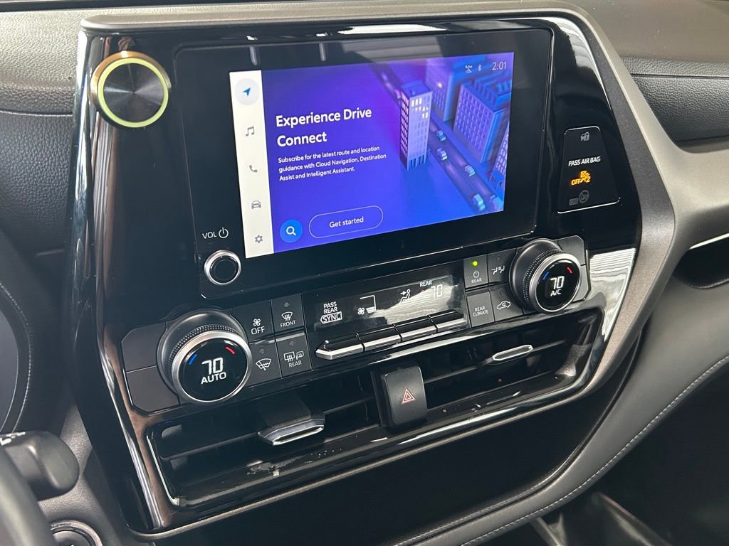 Used 2023 Toyota Highlander LE image 17