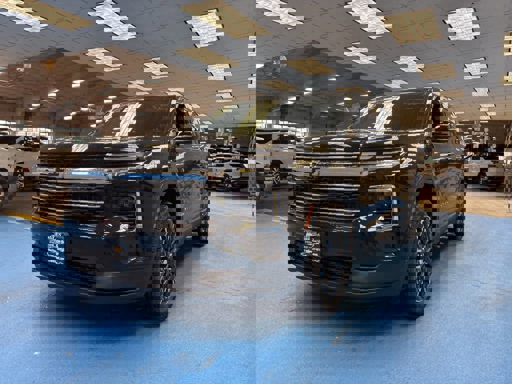 New 2026 Chevrolet Traverse LT w/ Sun and Wheel Package image 13