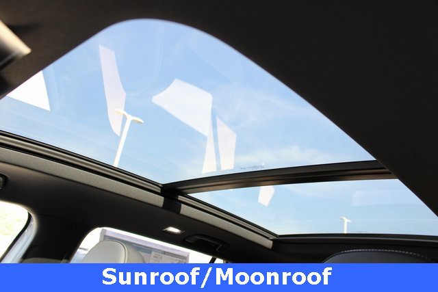 New 2025 Volkswagen Tiguan SE R-Line image 5