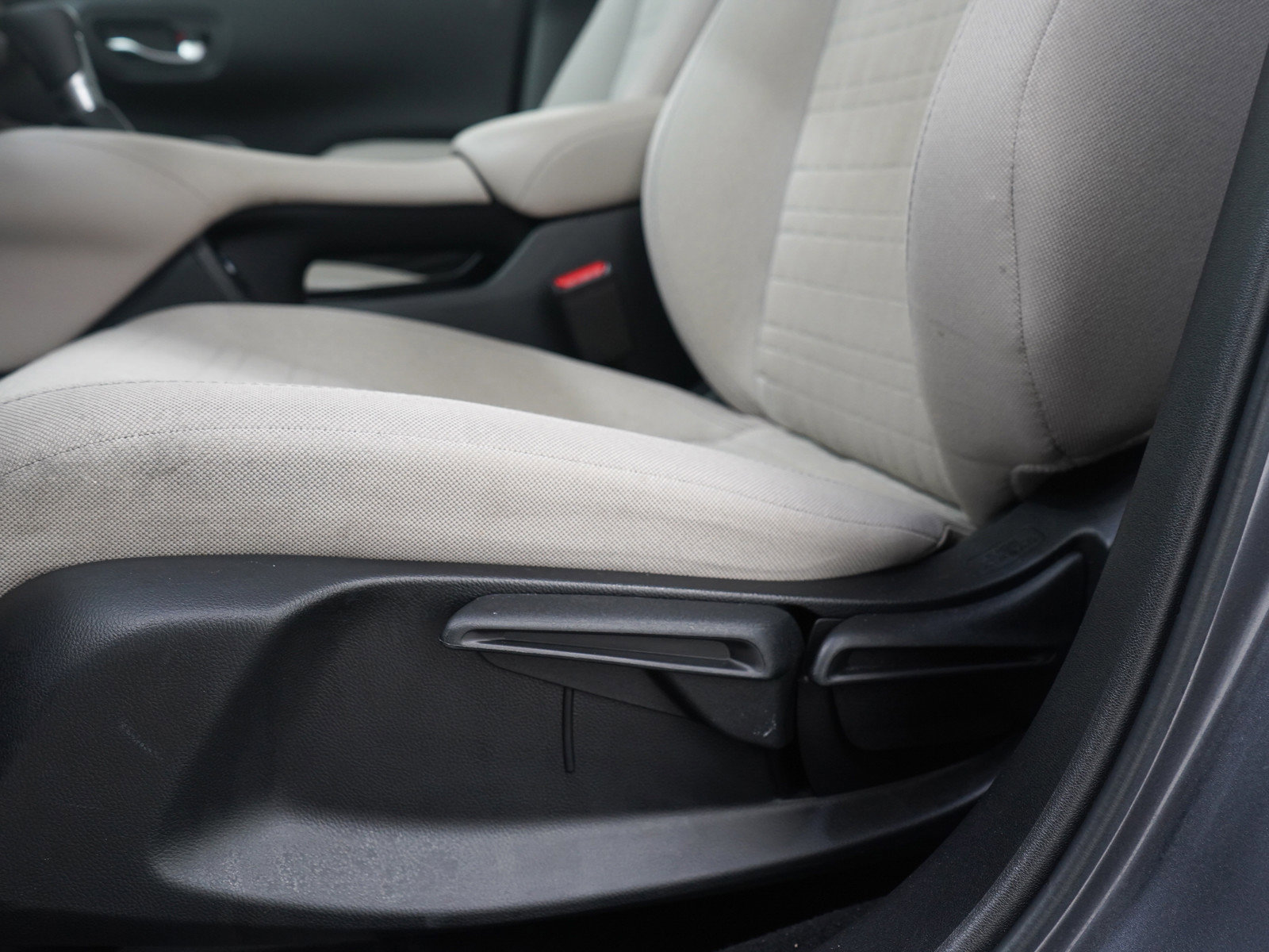 Used 2023 Honda HR-V LX image 21