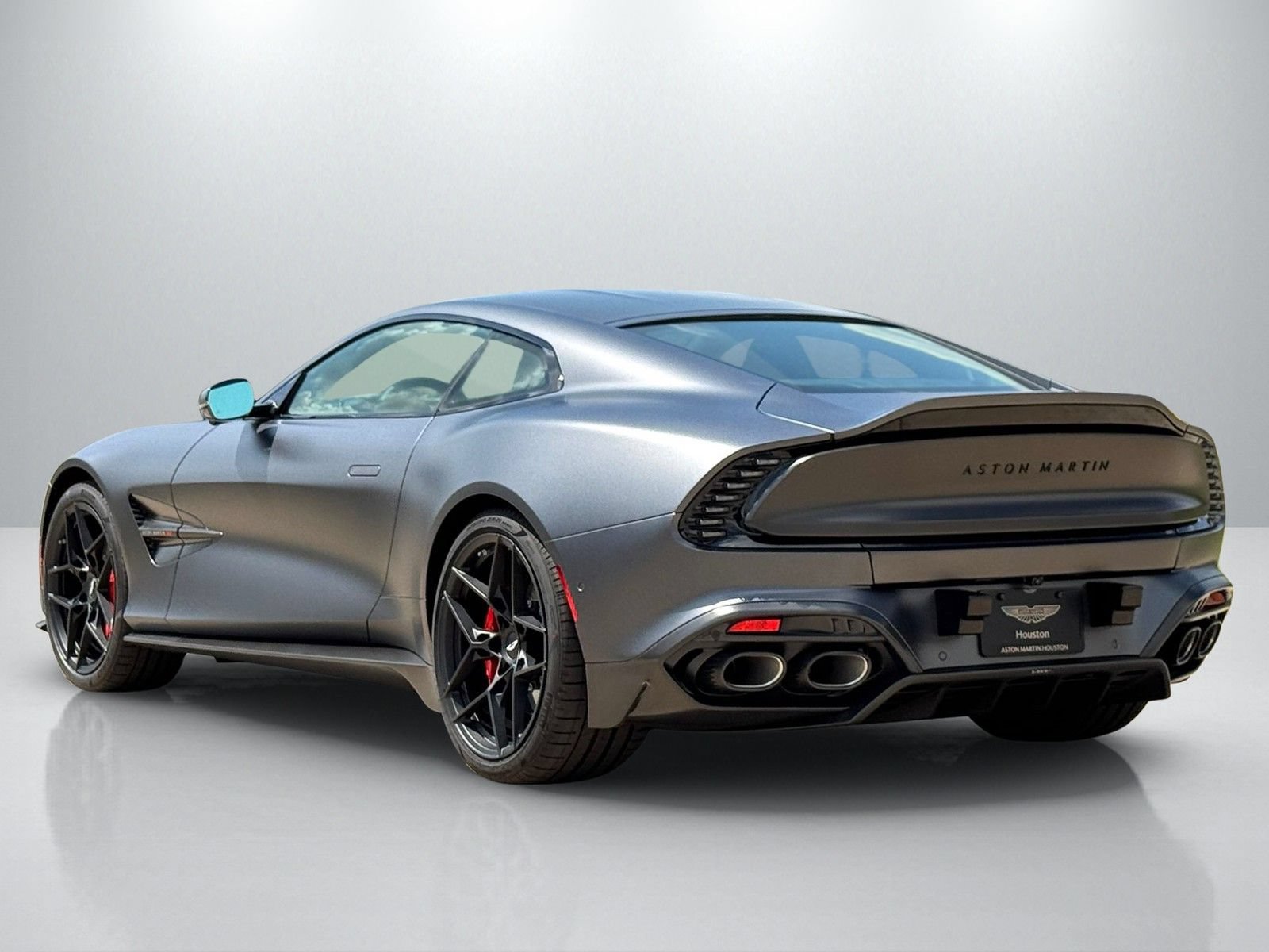 New 2025 Aston Martin Vanquish RWD image 2