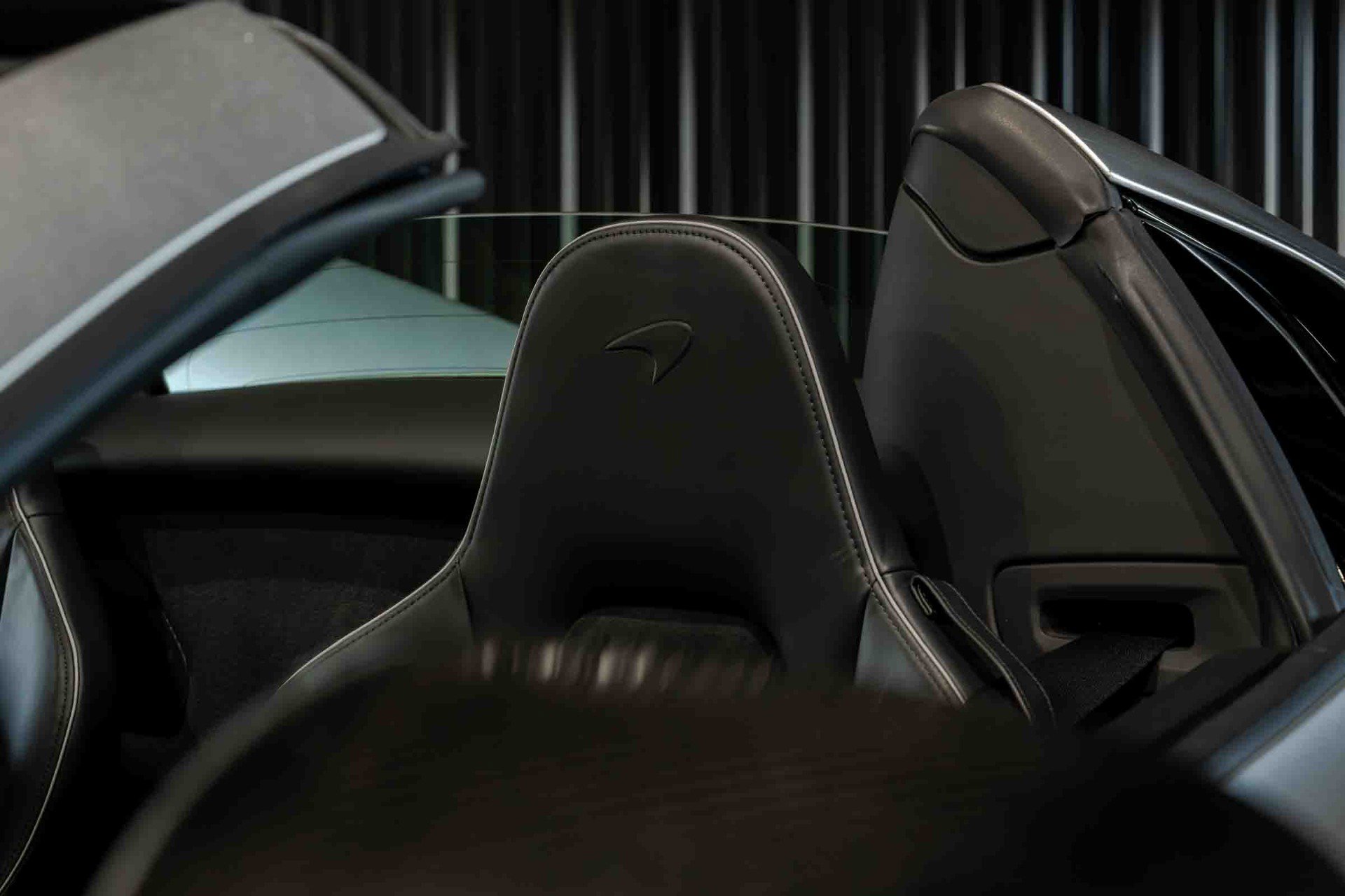 Used 2016 McLaren 650S Spider RWD image 58